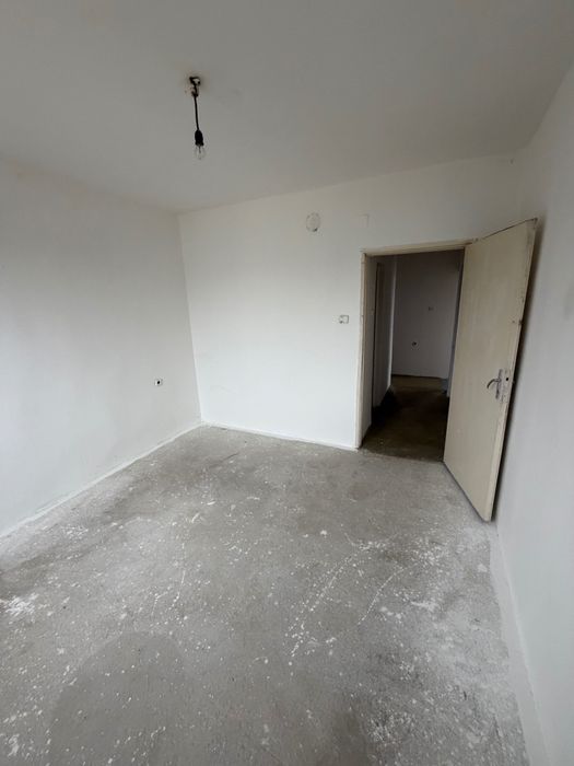 Продава се Четиристаен апартамент в Две могили - 96 кв.м за 691 €/кв.м - Снимка #12