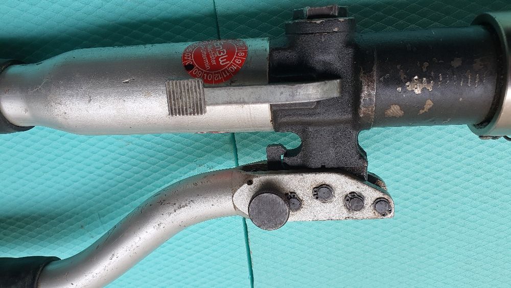 Ръчна Хидравлична ножица за кабели до 50mm  Cembre