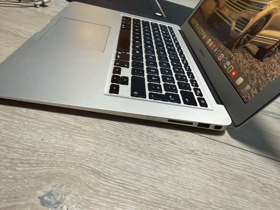 MacBook Air 13-inch, Early 2015
