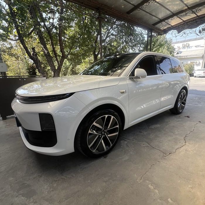 Lixiang L6 max 2024 йил