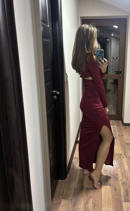 Зимна рокля бордо