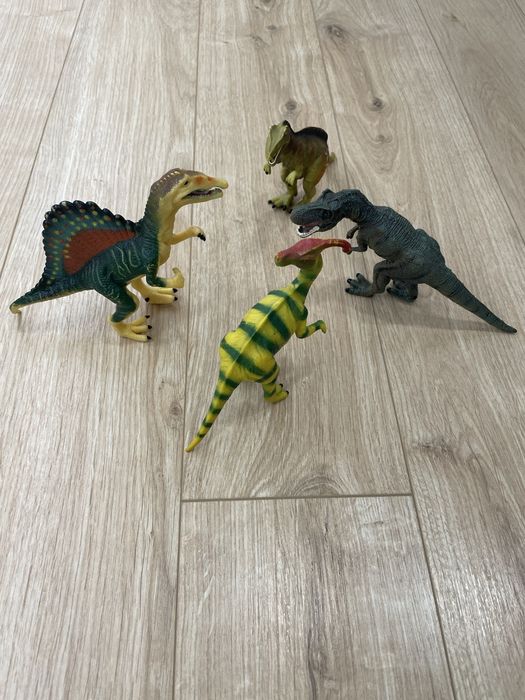 Colectie de dinozauri de calitate superioară