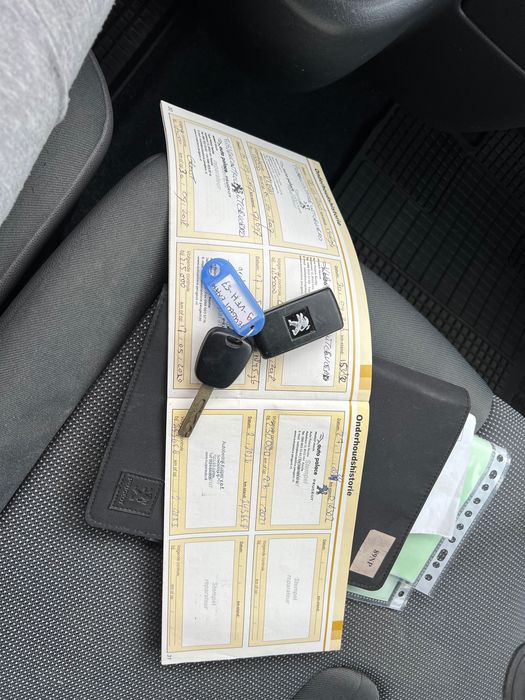 Peugeot Expert 2.0hdi 120к.с L2-H2. Всички екстри