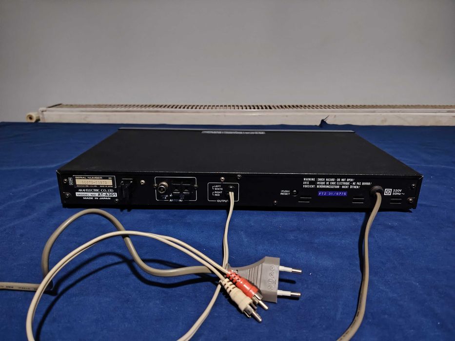 AKAI AT-A301 Quartz Synthesizer Tuner, tuner radio digital