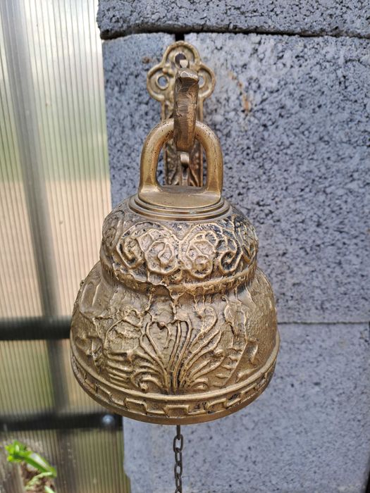 clopot poarta bronz