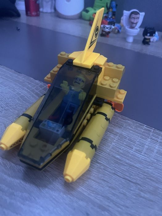 lego cu sectie de politie si submarin