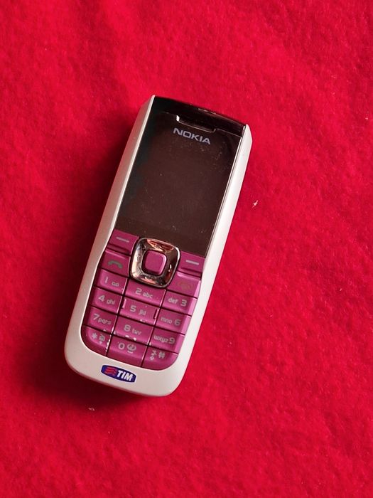 Telefon Nokia cu butoane.  Menționez că  nu incarca,