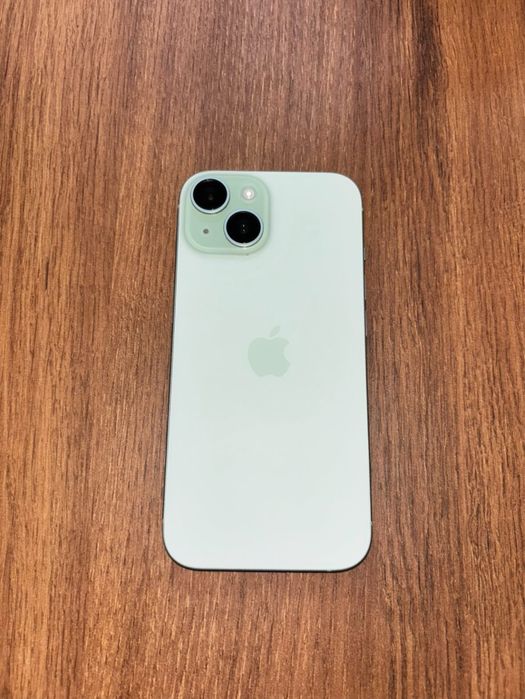 IPhone 15 на части