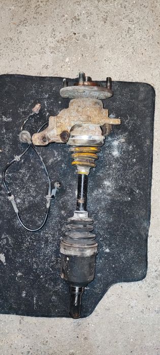 Лява къса полуоска Нисан Алмера 2.2дизел