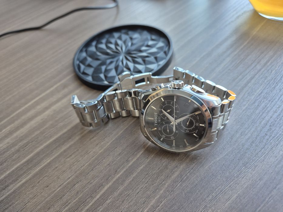 Tissot T-Classic Couturier Chronograph (referința T035.617.11.051.00), quartz stare impecabila