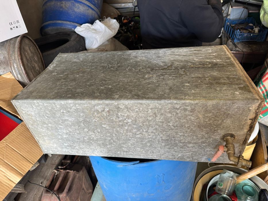 Продаются ёмкости под жидкость