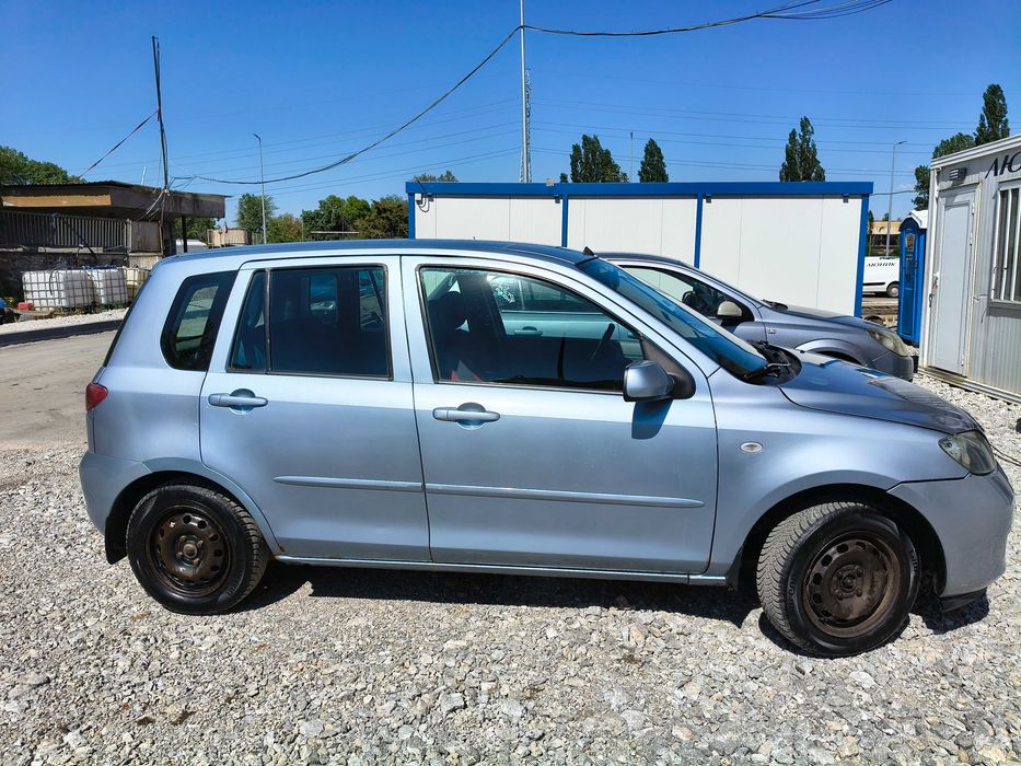 продавам MAZDA 2
