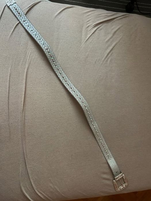 Curea stil BB rhinestone alba 110cm