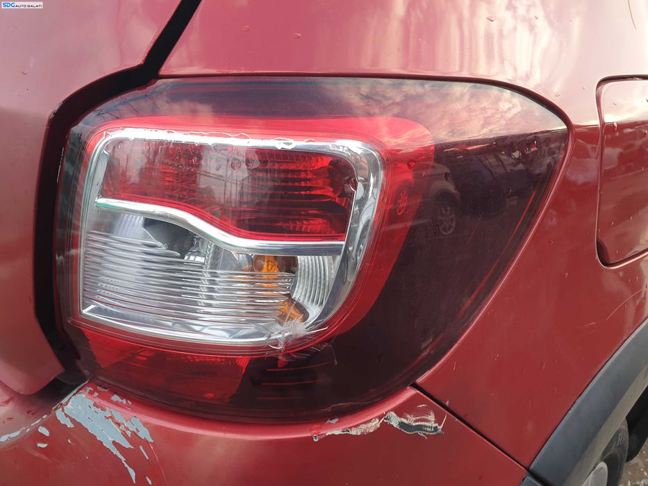 Tripla Lampa Stop Dreapta cu Ciupitura de pe Caroserie Dacia Sandero 2 2012 - 2016 [Q0015]