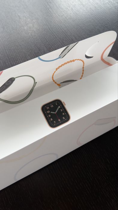 Apple Watch SE 40mm Gold Alu Pink Sand Sport Band GPS