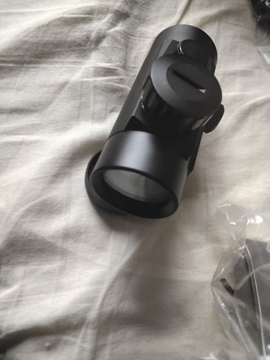 Luneta 1×40 mm,sina reglabila 12-20mm,punct rosu-verde,nouă