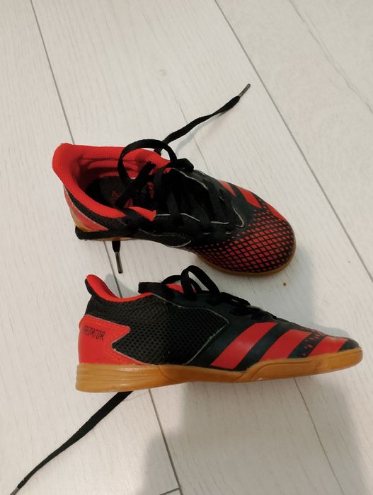 Футболни обувки 28 номер