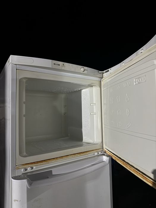 Холодильник indesit