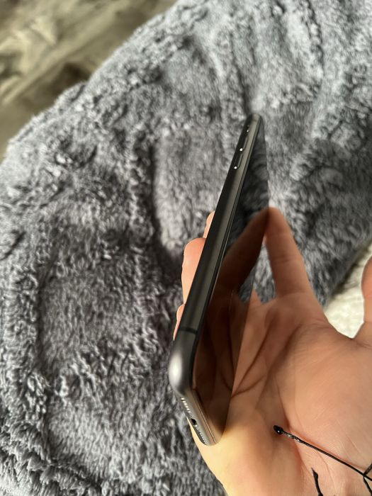 TeIefon phone 11 Negru pentru piese / reparat .