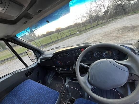 Продавам бус Iveco 35c12