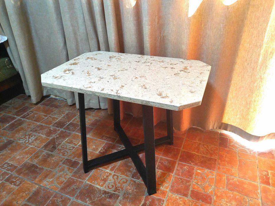 Столик кофейный лофт