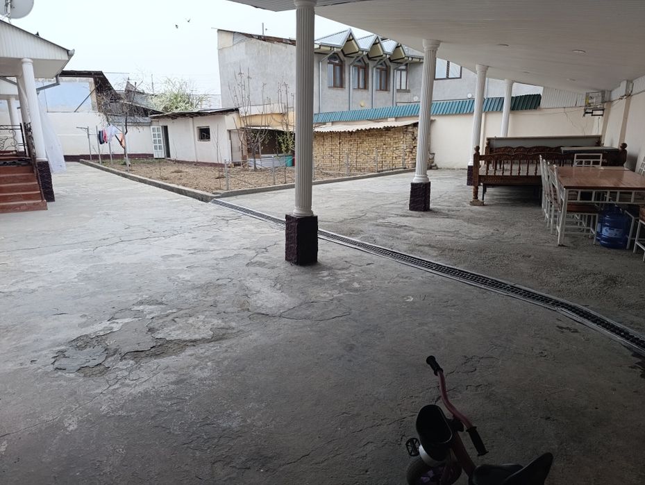 Uy sotiladi srochna LIMONARIYA