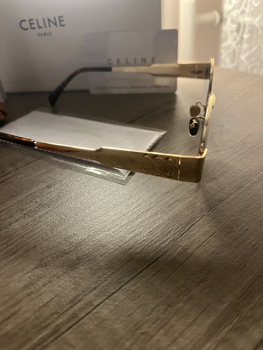 Слънчеви очила и чантичка на Celine