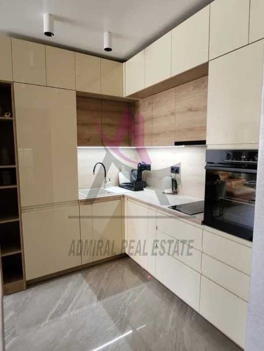 Дава се под наем Тристаен апартамент в Варна, Бриз - 93 кв.м за 2000 € - Снимка #2