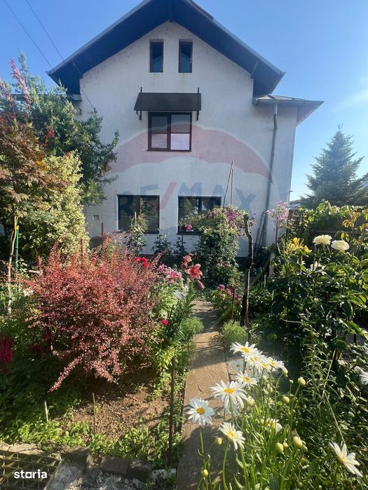 Vilă 6 camere, Păulești — vis-a-vis de parc, langa padure