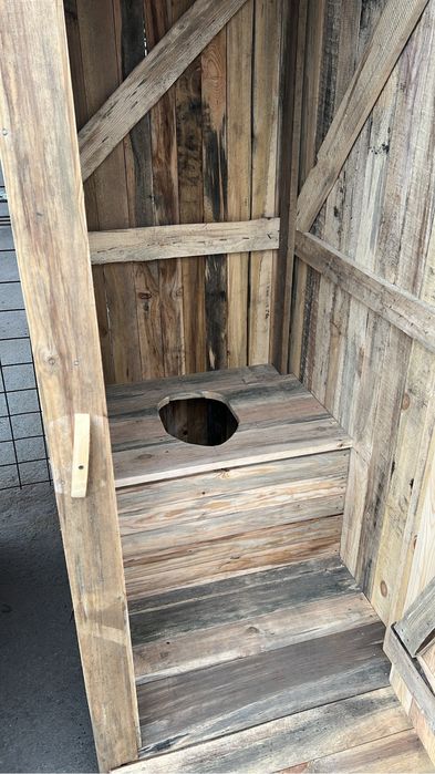 Туалет уличный дачный