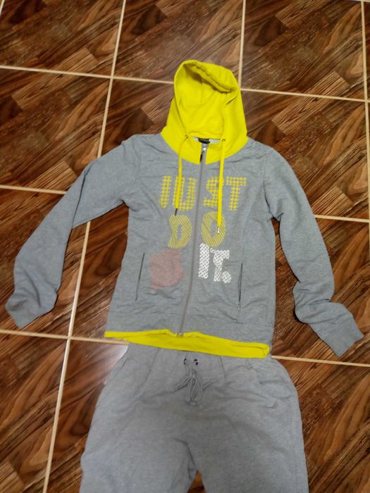 Спортивный костюм Б/У размер L и кроссовки 38р за все 50 тыс