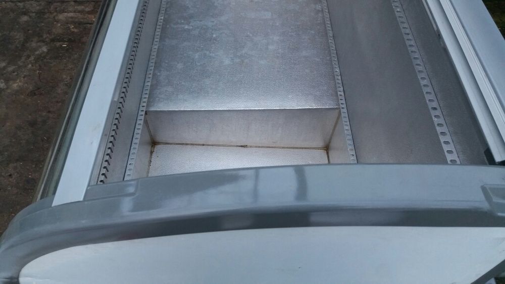 Хладилна витрина