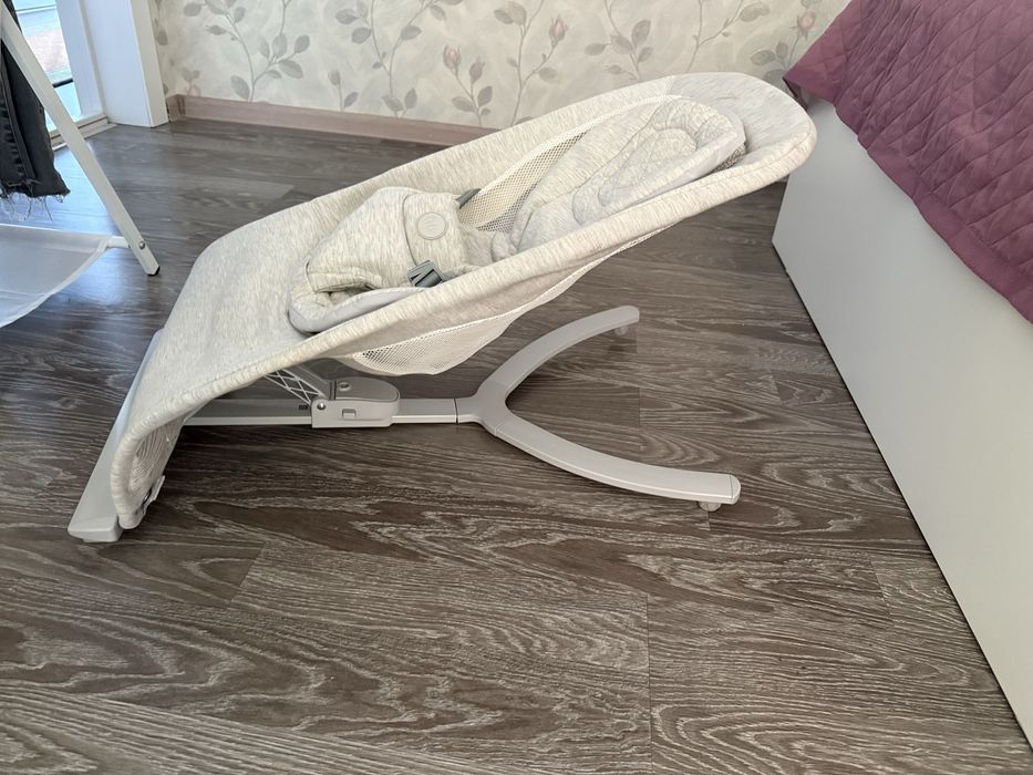 Шезлонг Happy baby Hugger