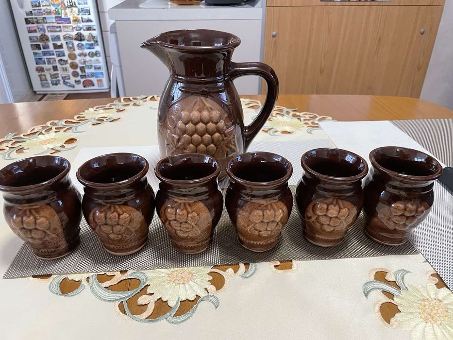 Продавам чисто нов сервиз за вино керамичен 30€