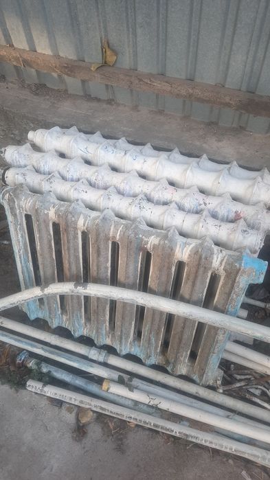 Батареи чугунные продам