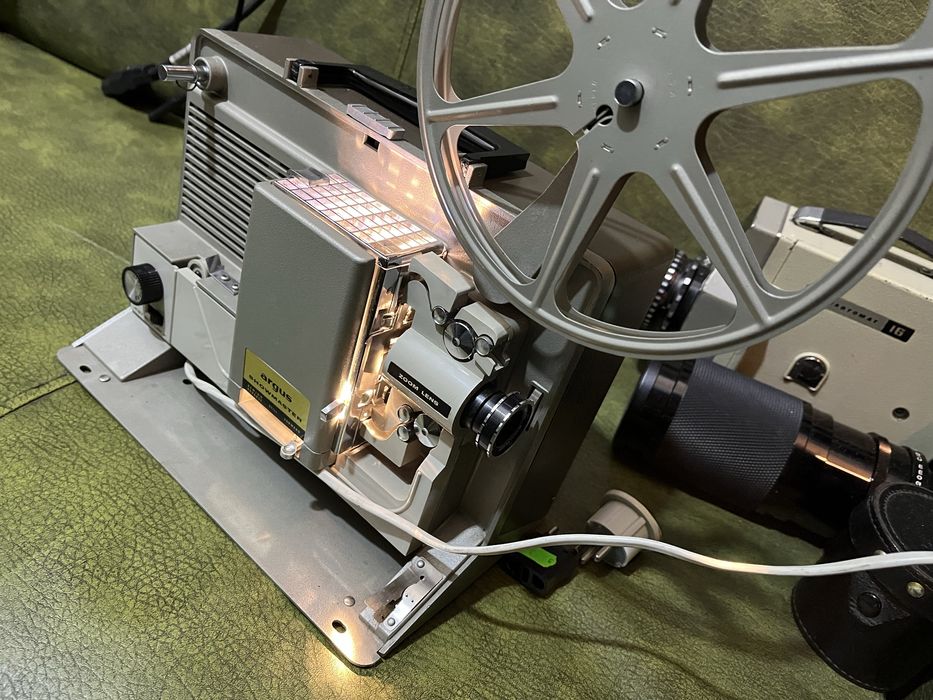 Aparat de proiecție film Argus Showmaster 8 mm
