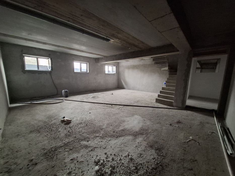 Dupleks dom sotiladi