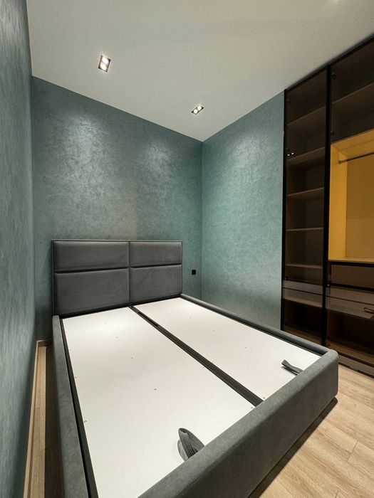 Центр Луначарского укомплектованая 2х комнатная квартира Евроремонт.