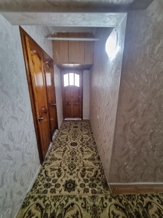 Уй сотилади. 4хонали 92кв 5этаж