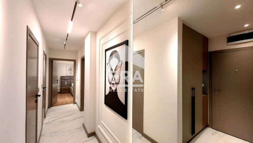 Дава се под наем Тристаен апартамент в Русе, Център - 86 кв.м за 950 € - Снимка #6