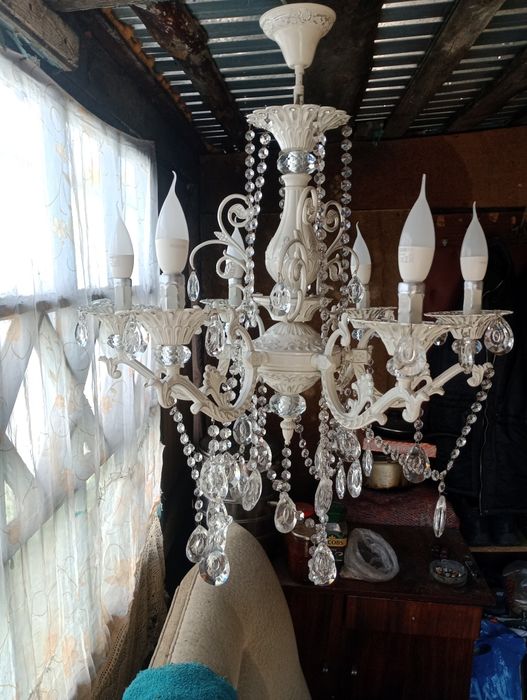 Продам люстру 20.000