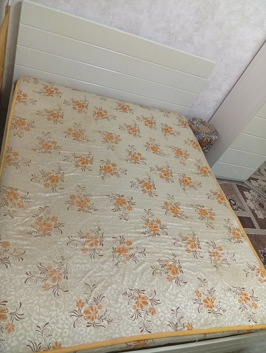 Продам двухспальную кровать т