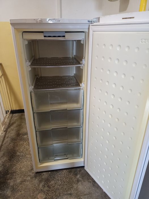 Congelator vertical Arctic