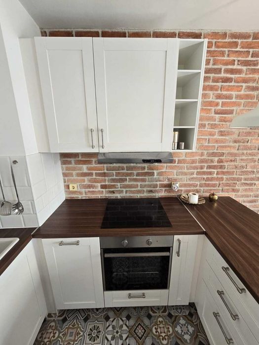 Дава се под наем Двустаен апартамент в София, Център - 72 кв.м за 535.5 € - Снимка #1