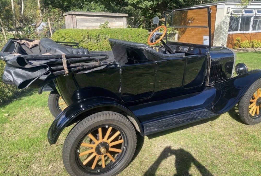 Masina de epoca  de inchiriat