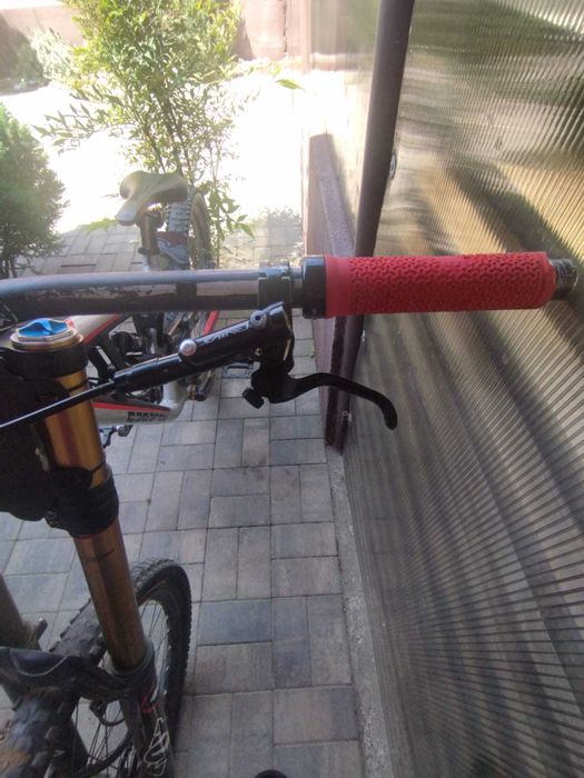 Bicicletă downhil saracen