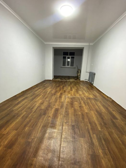 Продается 2х комнатная квартира с ремонтом(огромный балкон имеется) |