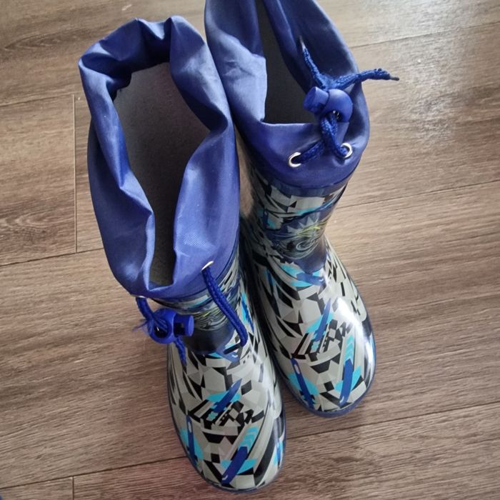 Продам резиновые сапоги