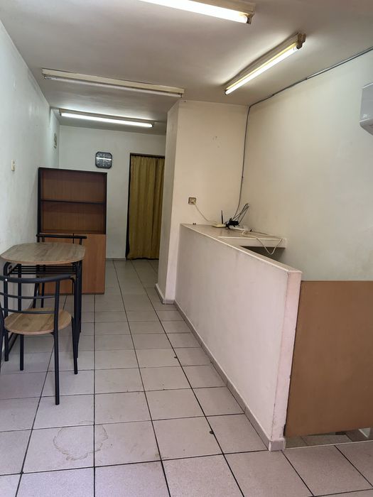 Продавам магазин офис в центъра на София