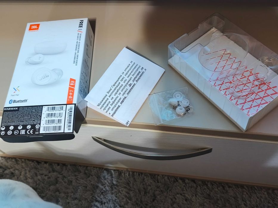 JBL  Bluetooth слушалки